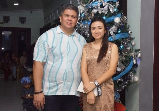 Minut, Dalam Rangka Natal Anggota Dewan Provinsi Sulut Henry Walukoy Bersama Istri Adakan Open House.25/12/2023.