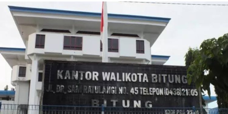 Dirut Perumda Pasar Kota Bitung Siap Menjadi Fasilitator Terkait Temuan Kasus Pedagang Di Pasar Winenet Bitung.