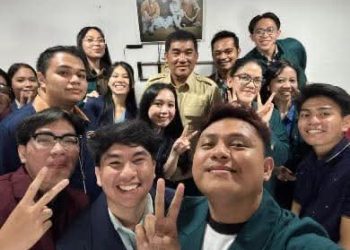 Asrama Mahasiswa Sulut Bandung Mendadak Di Kunjungi Gubernur Yulius Selvanus Suasana Jadi Ramai Dan Mengharukan. 7/11/2025