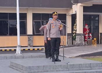Kapolres Bitung Pimpin Apel Pengamanan Gereja dan Ibadah Malam Natal 2025