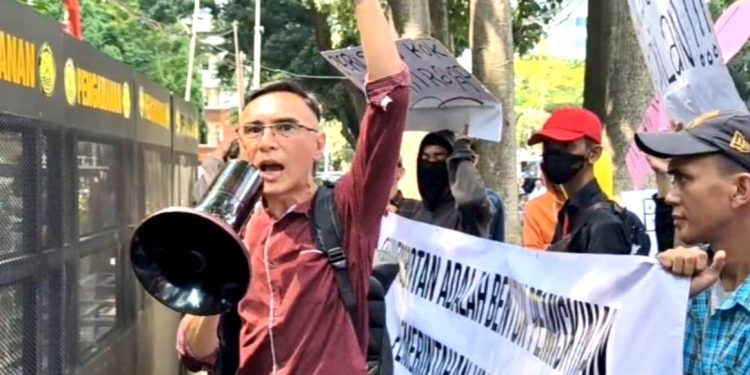 Suak Mendukung Kebijakan Gubernur Sulut Yulius Selvanus Komaling (YSK).