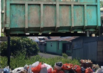 Dinas Lingkungan Hidup Kota Bitung Tanggapi Laporan Masyarakat Tunjukkan Keseriusan Atasi Masalah Sampah di Kelurahan Girian Indah
